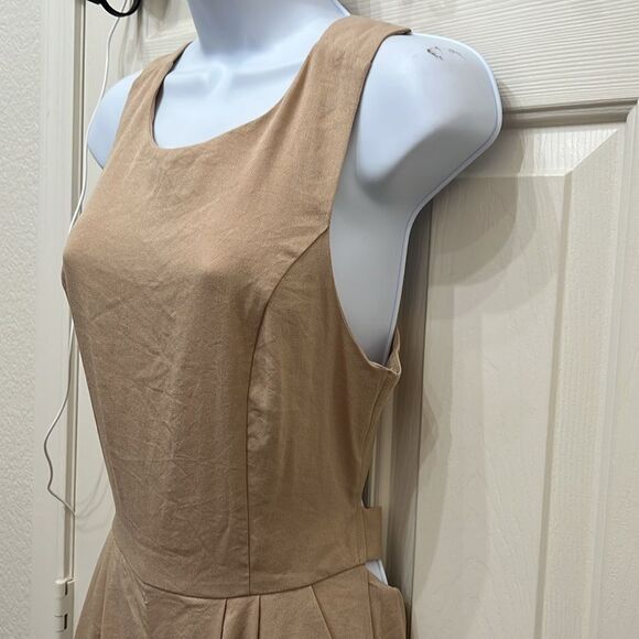 Nasty Gal Khaki Beige Pants Romper Scoop Neck Sleeveless Wide Leg Cut Out Back - Picture 4 of 17